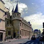 Architect's Triplex - Marais דירה