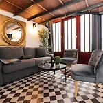 Architect's Triplex - Marais דירה *