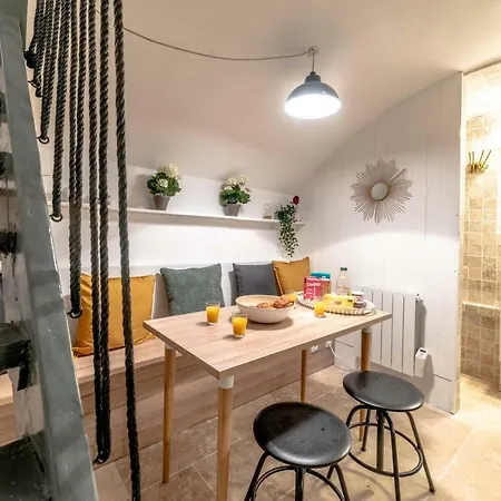 Architect's Triplex - Marais Apartment *