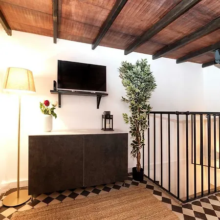 Architect's Triplex - Marais Apartment Paris